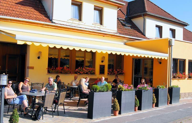 Hotel-Restaurant Laux Merzig Buitenkant foto